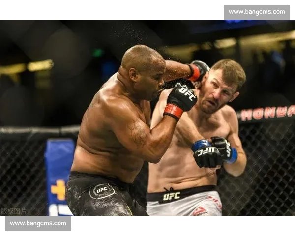 UFC凯恩对决米欧奇重温重量级巅峰碰撞的时代意义经典之战回顾 UFC凯恩对决米欧奇重温重量级巅峰碰撞的时代意义经典之战回顾
